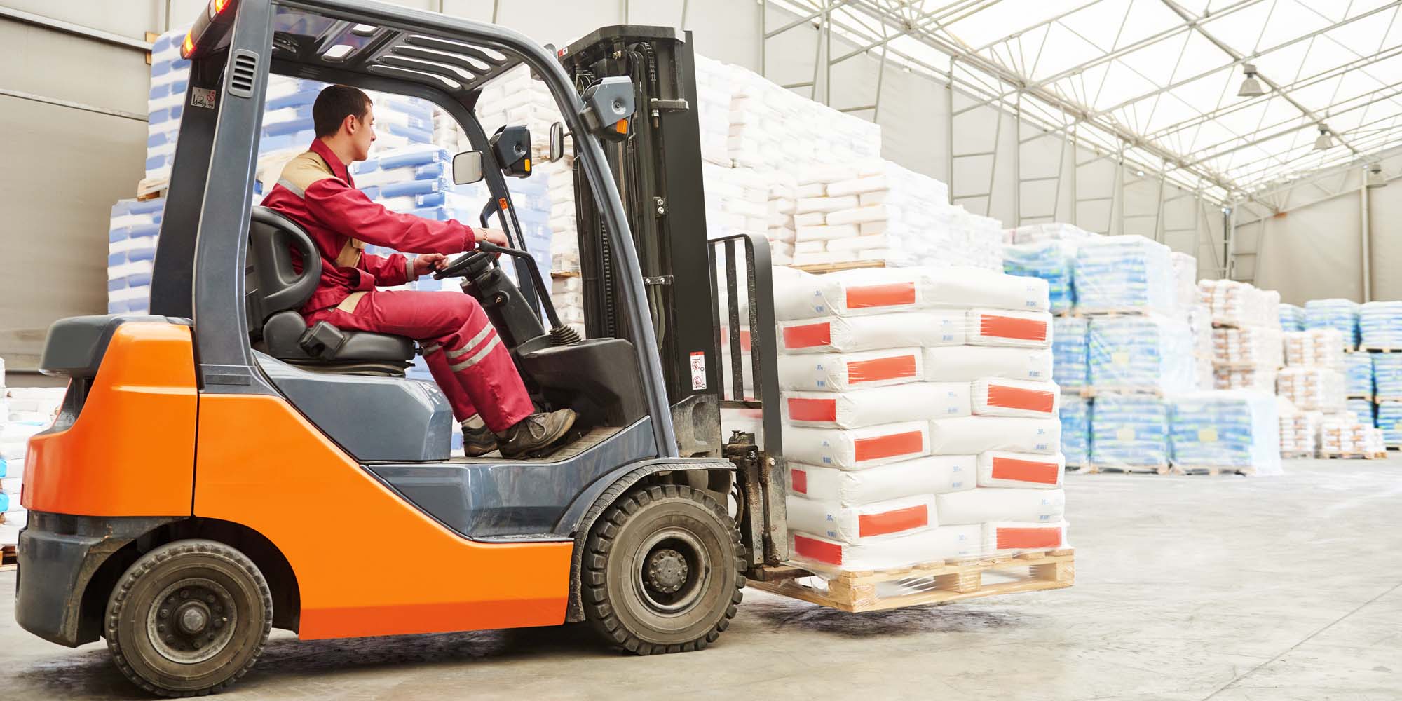 Техобслуживание вилочного погрузчика. Водитель погрузчика(на вилочный погрузчик tfn 3 т. Показать работу погрузчика. Вилочный погрузчик hangcha. Вилочный погрузчик кальмар.